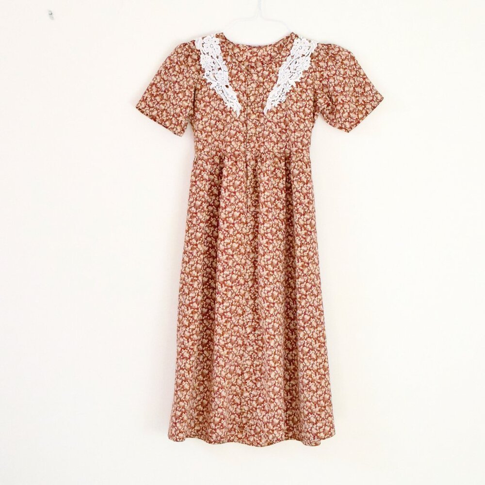 Vintage Red Floral Prairie Floral Lace Embellished Midi Dress | Size XS